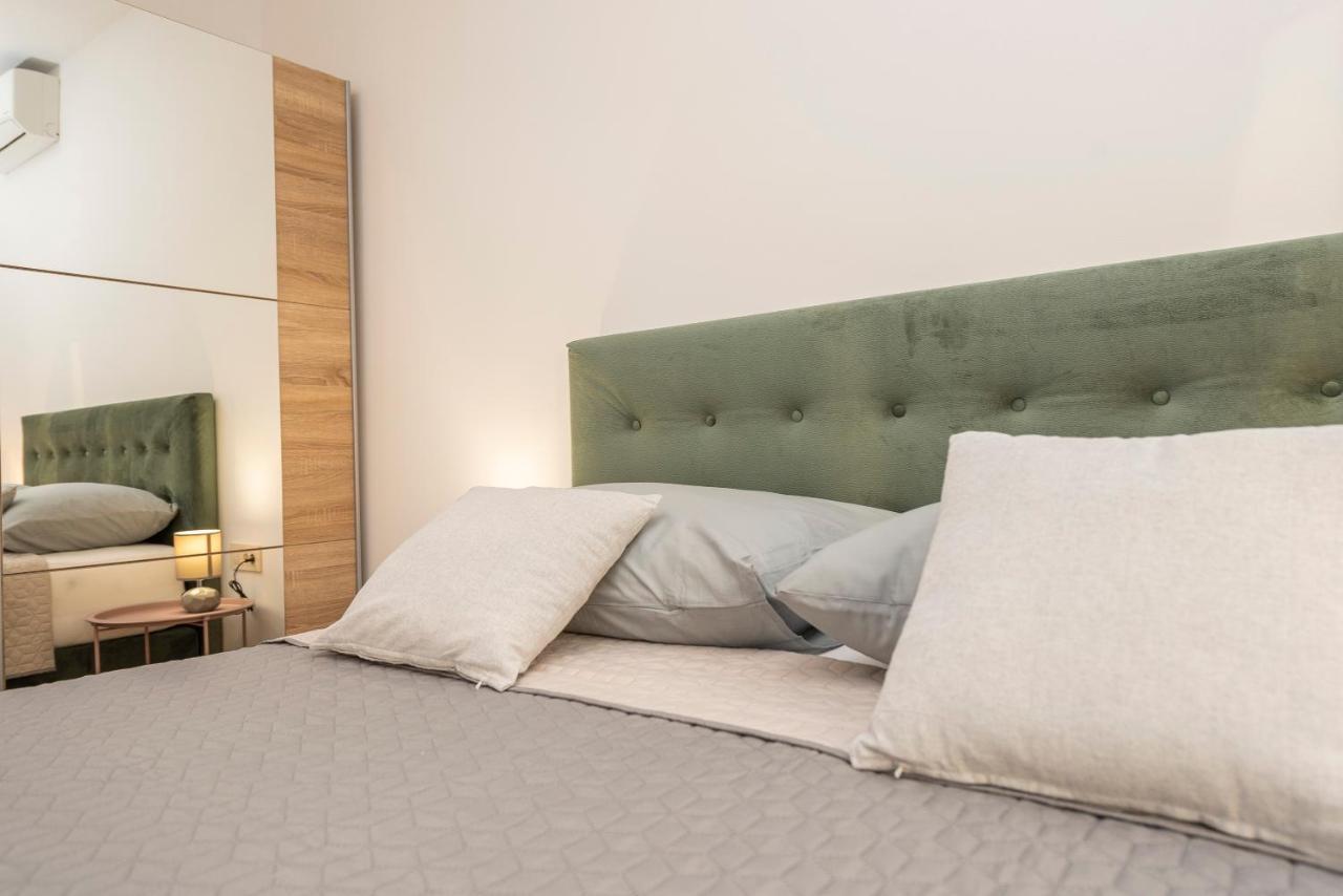 Villa Eni Apartments 1 Mandre Dış mekan fotoğraf