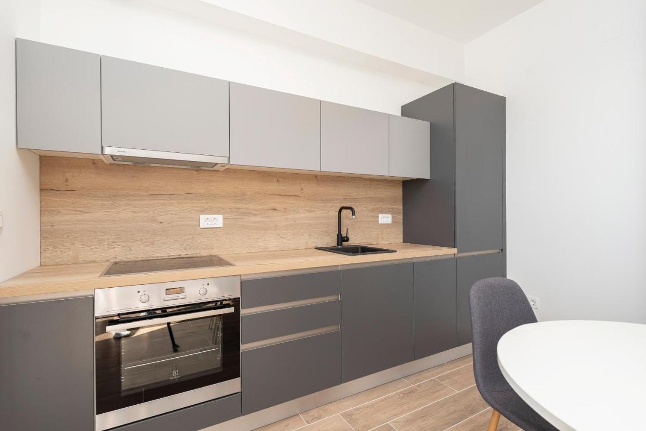 Villa Eni Apartments 1 Mandre Dış mekan fotoğraf