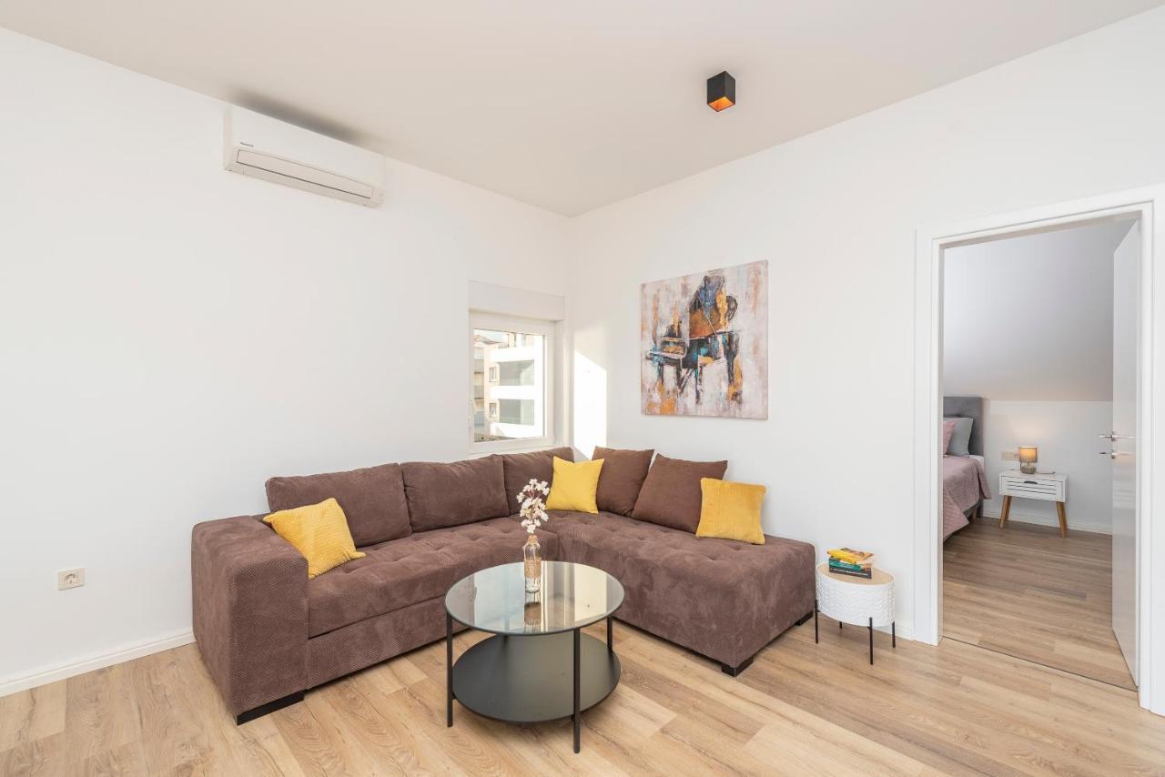 Villa Eni Apartments 1 Mandre Dış mekan fotoğraf