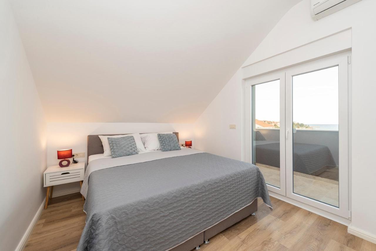 Villa Eni Apartments 1 Mandre Dış mekan fotoğraf