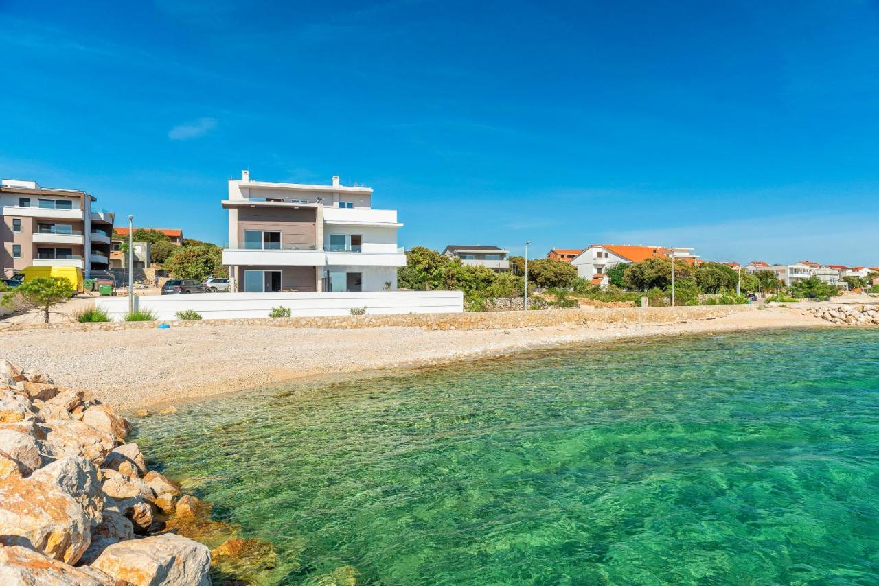 Villa Eni Apartments 1 Mandre Dış mekan fotoğraf