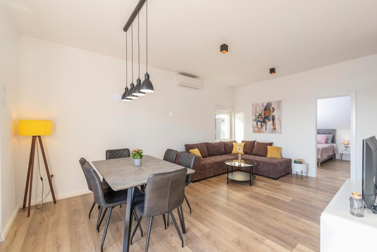 Villa Eni Apartments 1 Mandre Dış mekan fotoğraf
