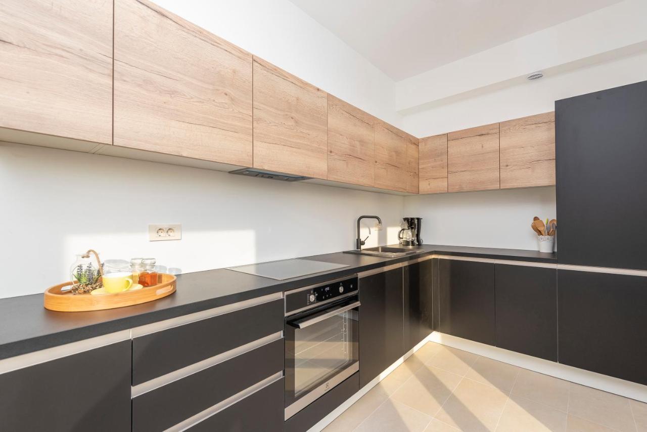 Villa Eni Apartments 1 Mandre Dış mekan fotoğraf