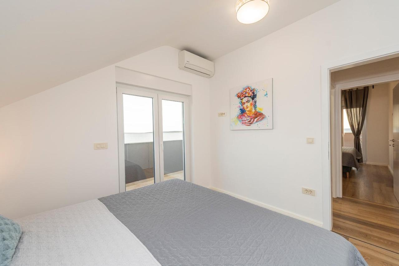 Villa Eni Apartments 1 Mandre Dış mekan fotoğraf