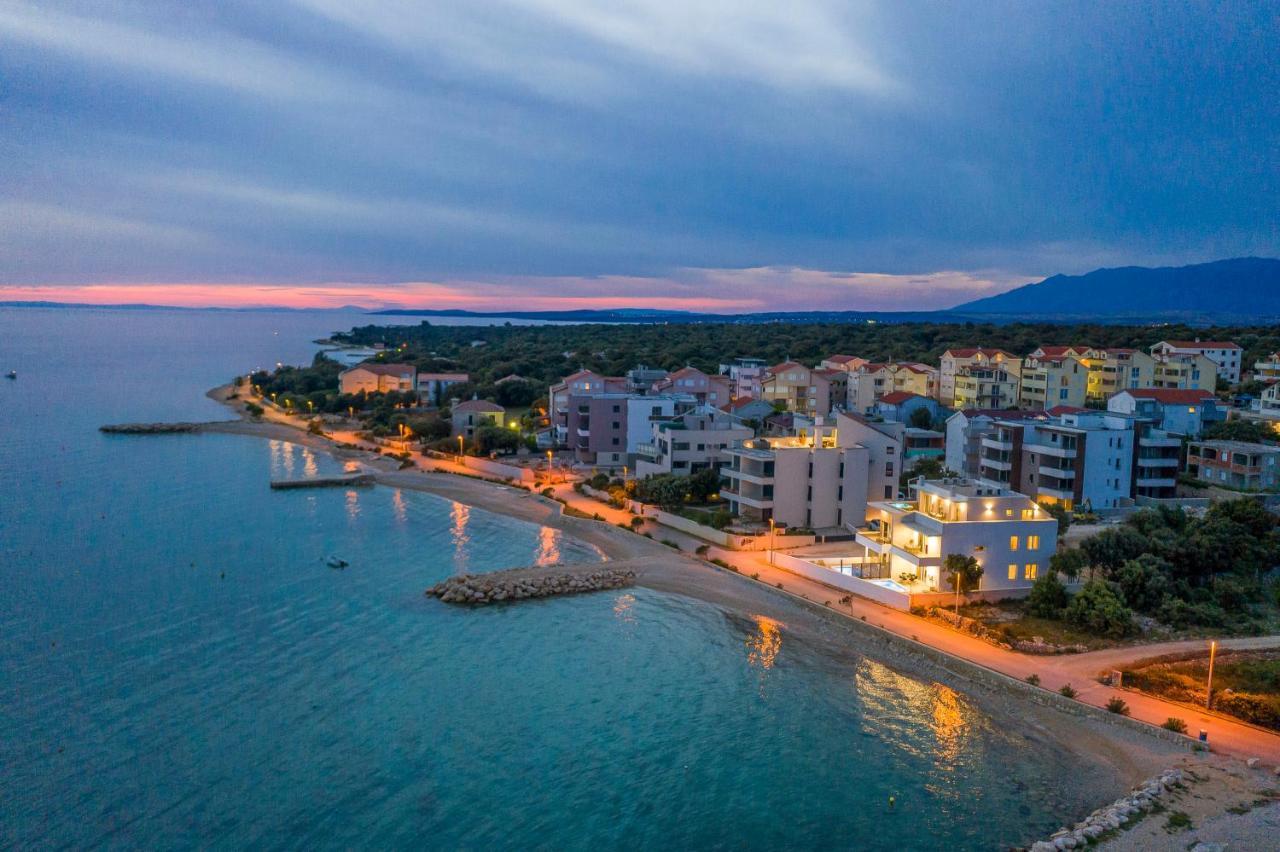 Villa Eni Apartments 1 Mandre Dış mekan fotoğraf